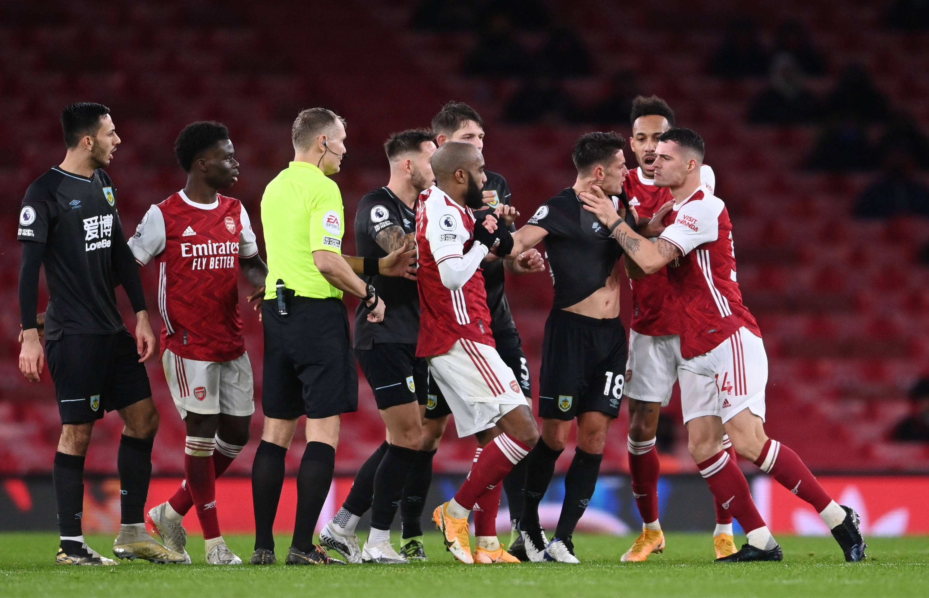 和边路球员 和边路球员